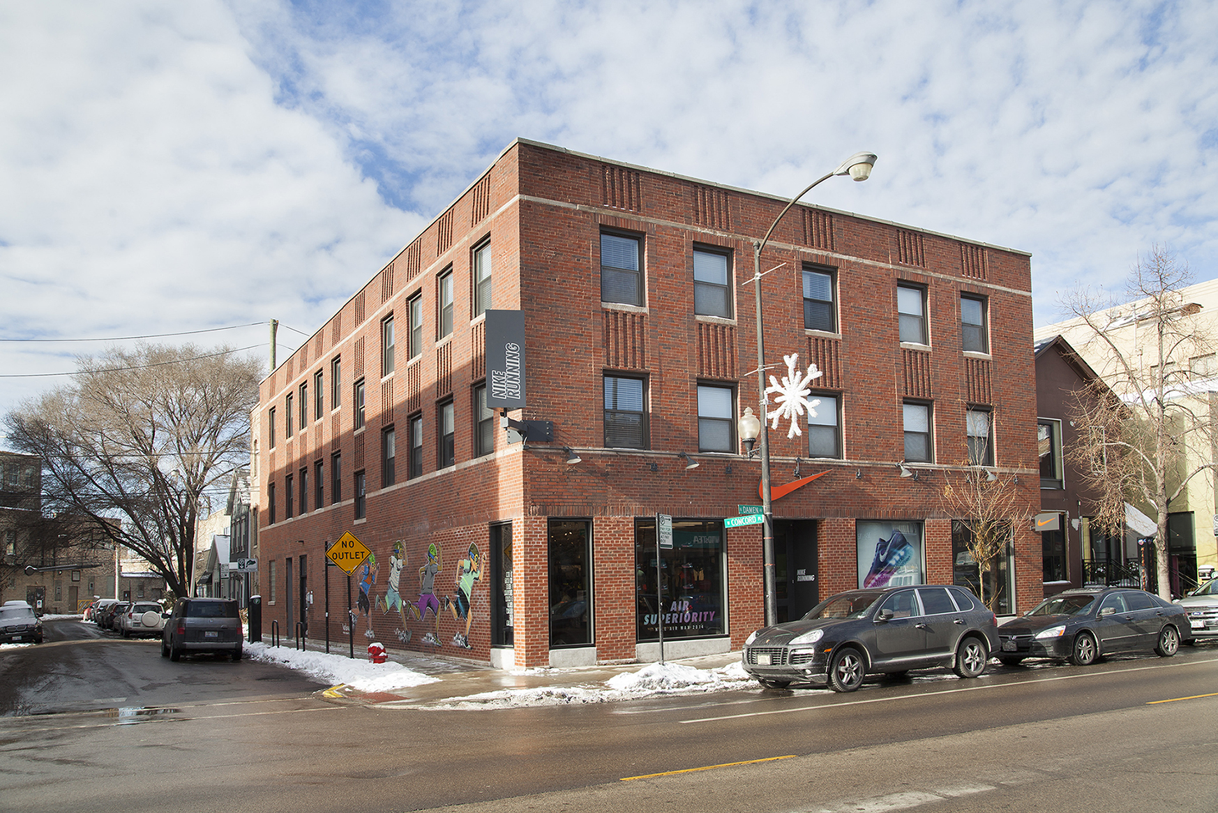 Photos and Video of 1640 N. Damen in Chicago, IL